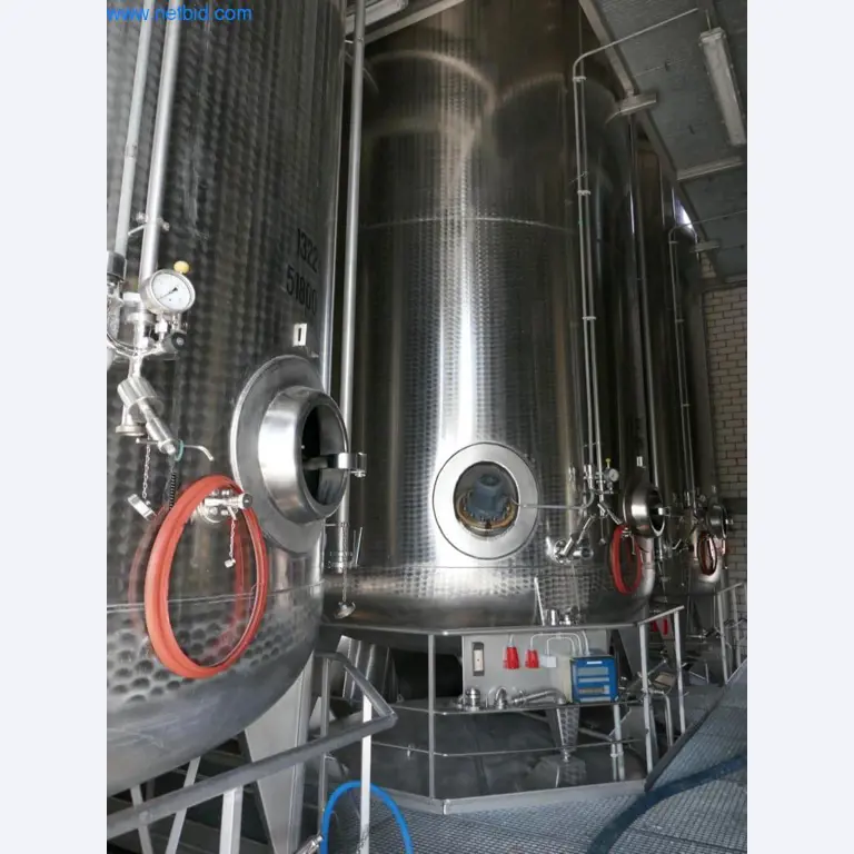 Máquinas, accesorios de máquinas, vehículos y almacén de vino espumoso-4