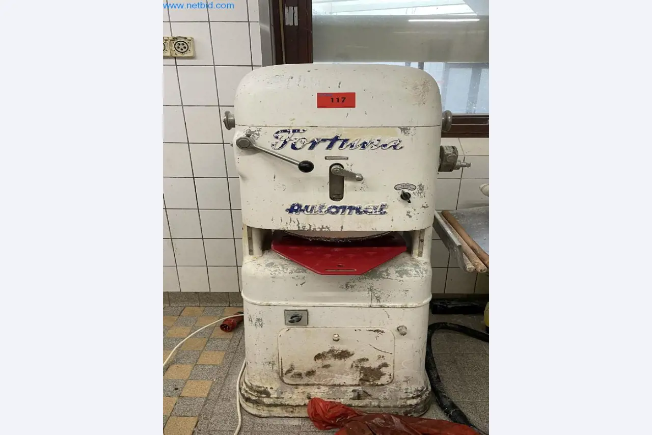 Bäckereiproduktionsmaschinen- und Ausstattung einer Feinbäckerei-Konditorei -1