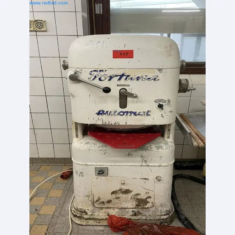 Bäckereiproduktionsmaschinen- und Ausstattung einer Feinbäckerei-Konditorei -1