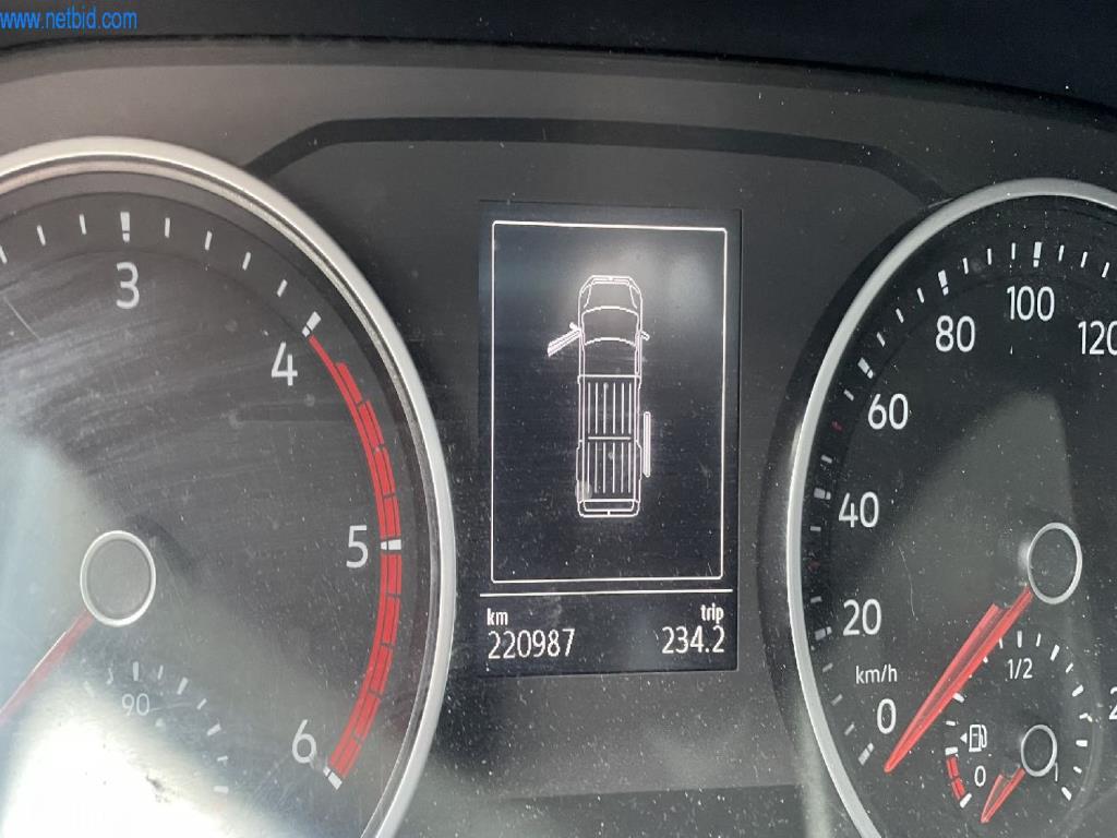 Máquinas e equipamentos de produção de panificação para uma confeitaria e pastelaria-17