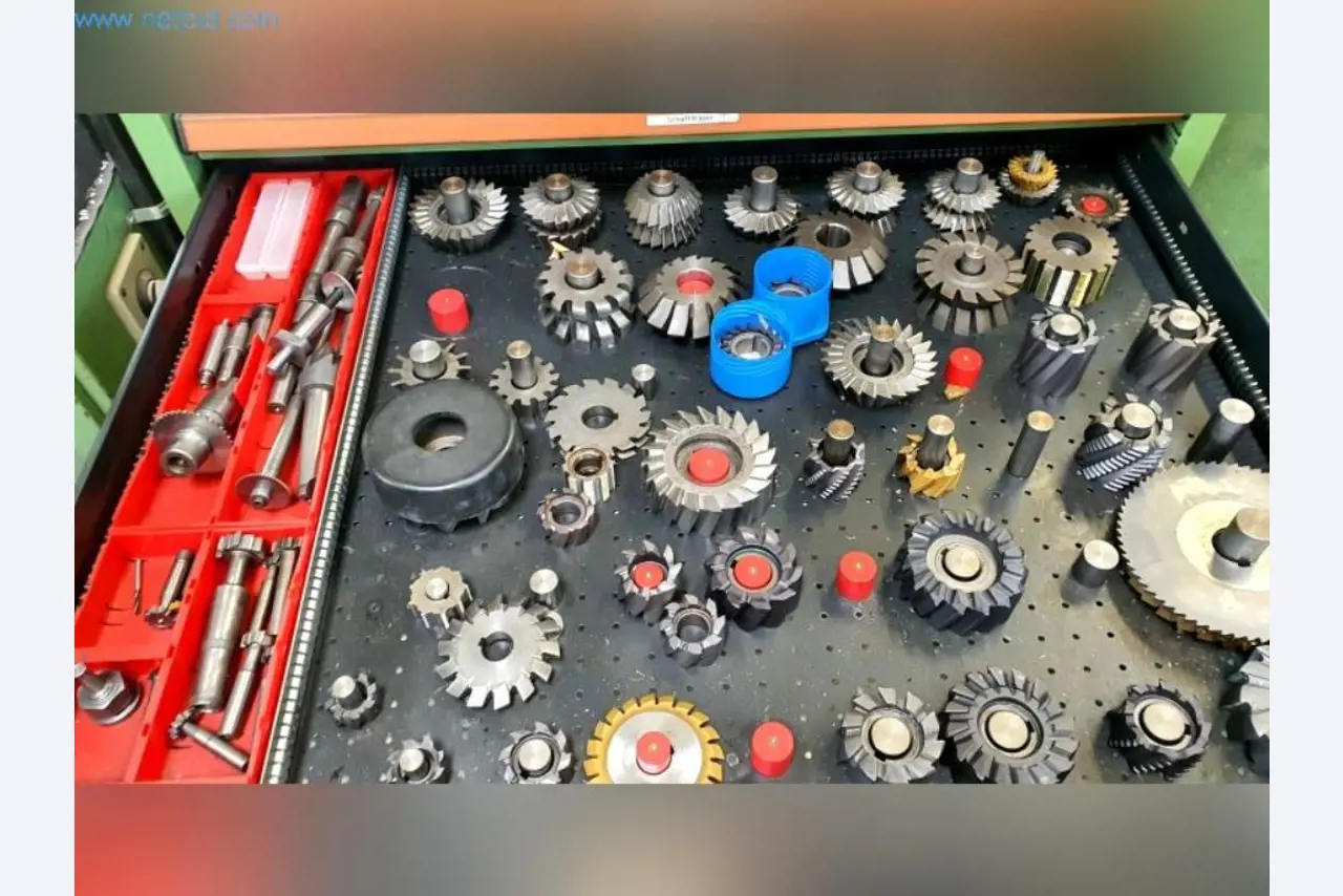 Maschinen zur Herstellung von Walzfräsern-6