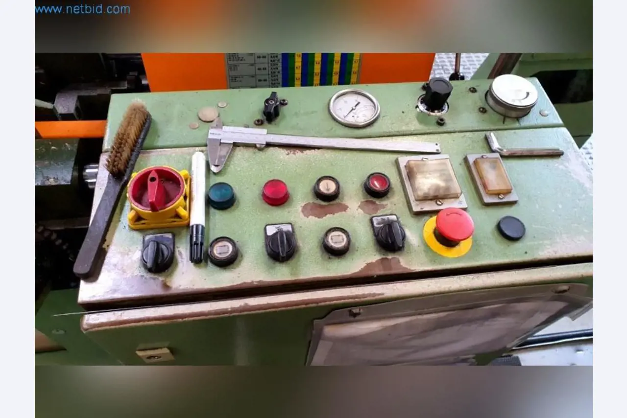 Maschinen zur Herstellung von Walzfräsern-3