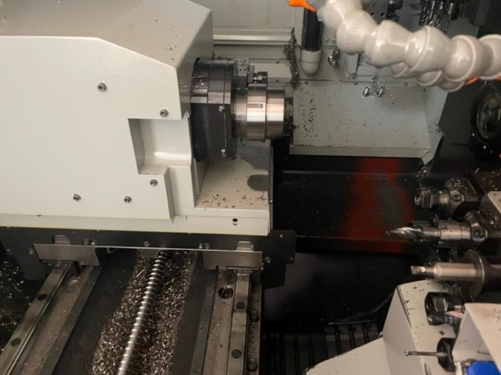 Tokarka CNC z przesuwaną głowicą-9