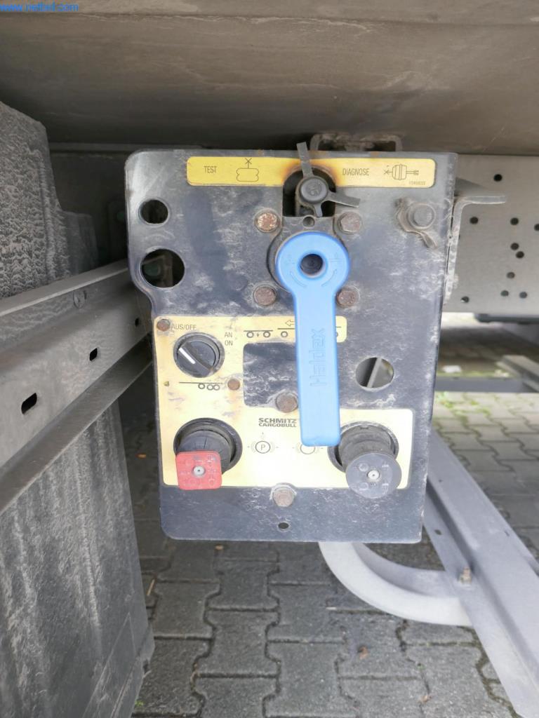 Vehículos y BGA de una empresa de transporte y logística-10