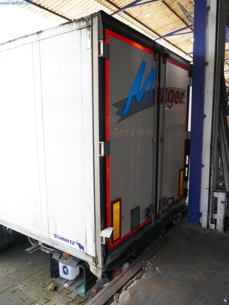 Vehículos y BGA de una empresa de transporte y logística-12