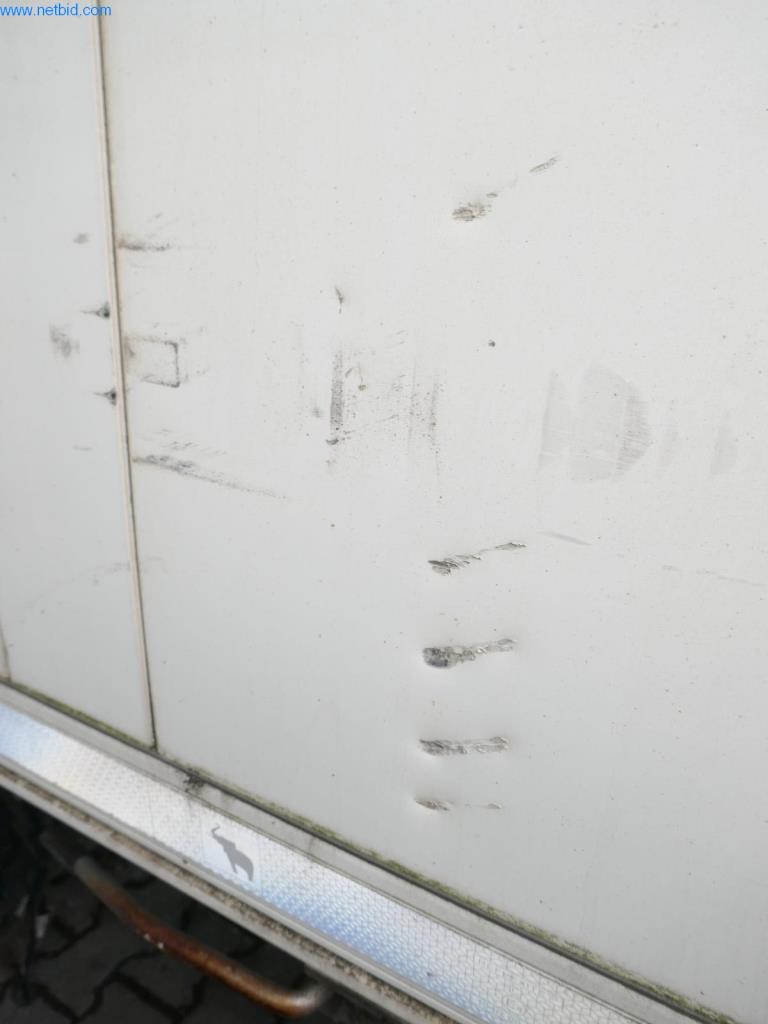 Vehículos y BGA de una empresa de transporte y logística-2