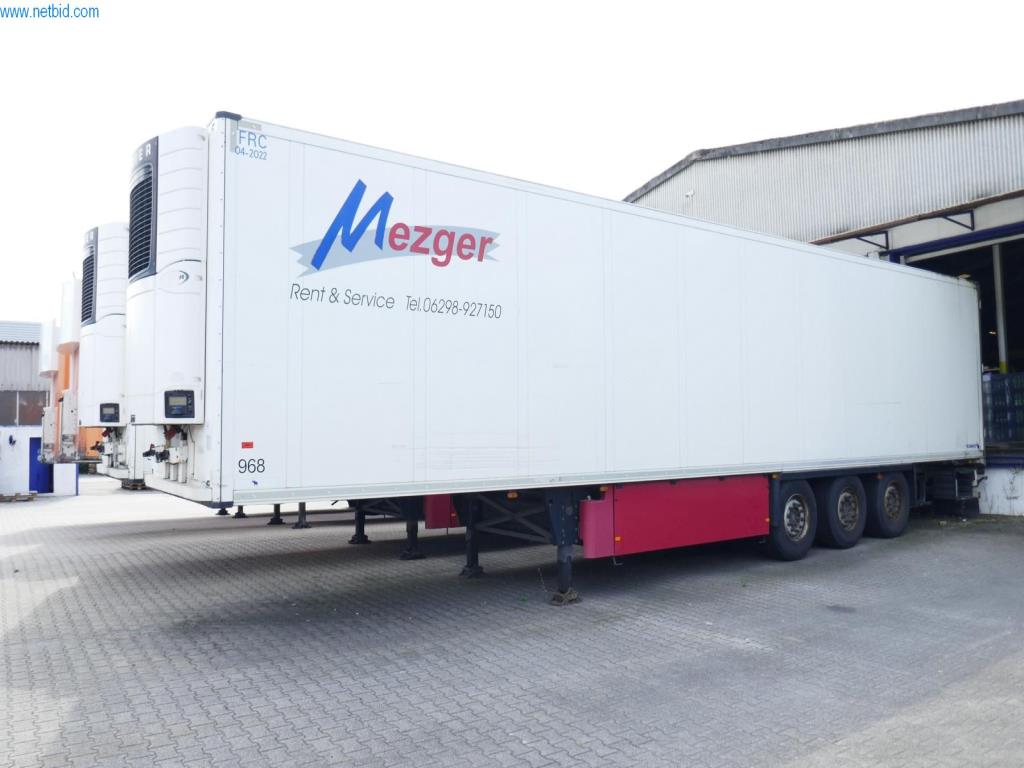 Vehículos y BGA de una empresa de transporte y logística-5