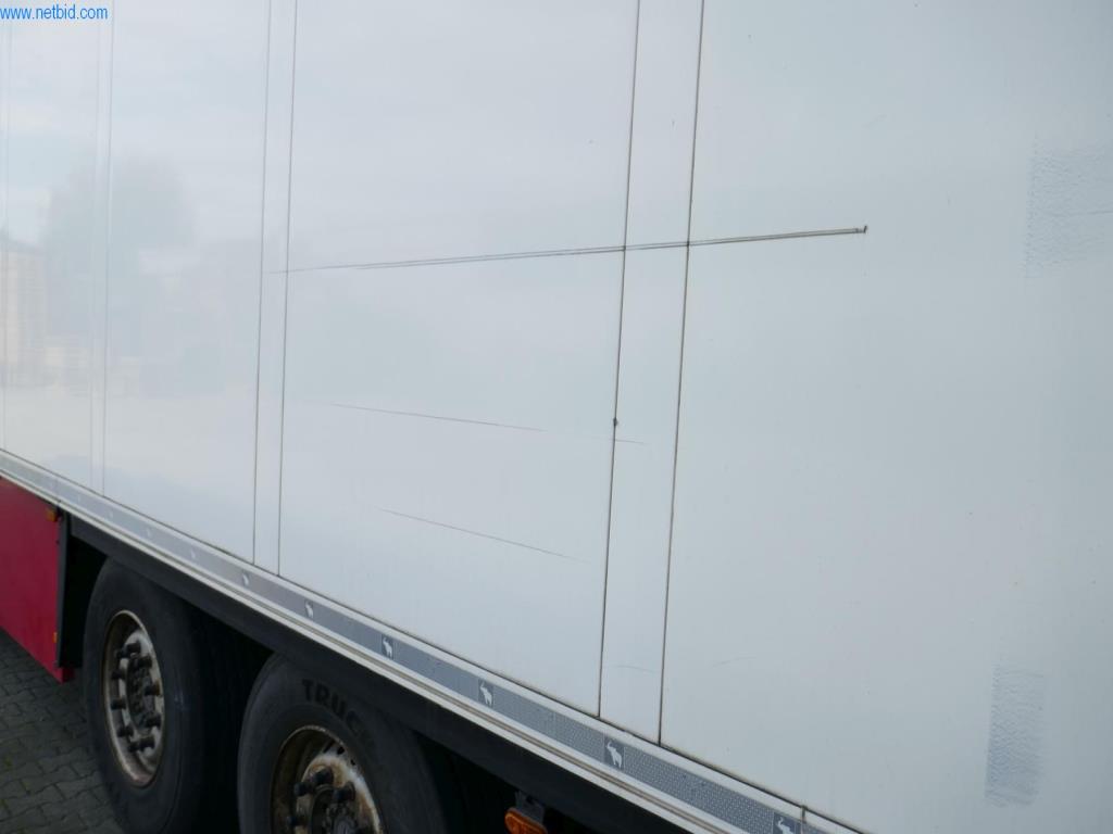 Vehículos y BGA de una empresa de transporte y logística-6