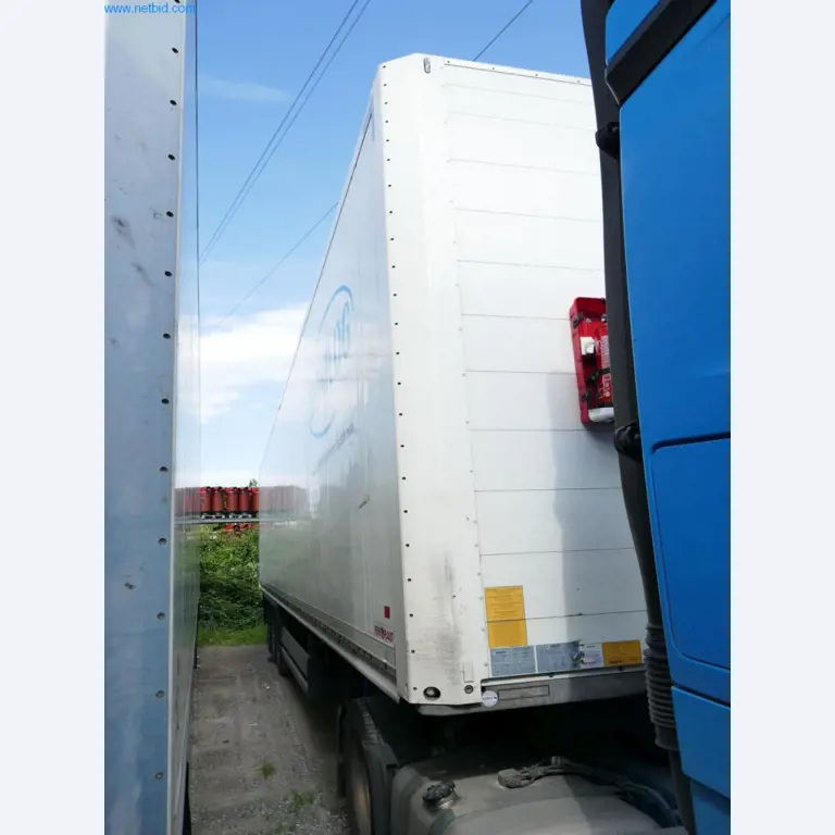 Veículos e BGA de uma empresa de transportes e logística-1