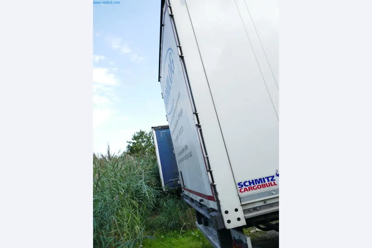 Veículos e BGA de uma empresa de transportes e logística-3