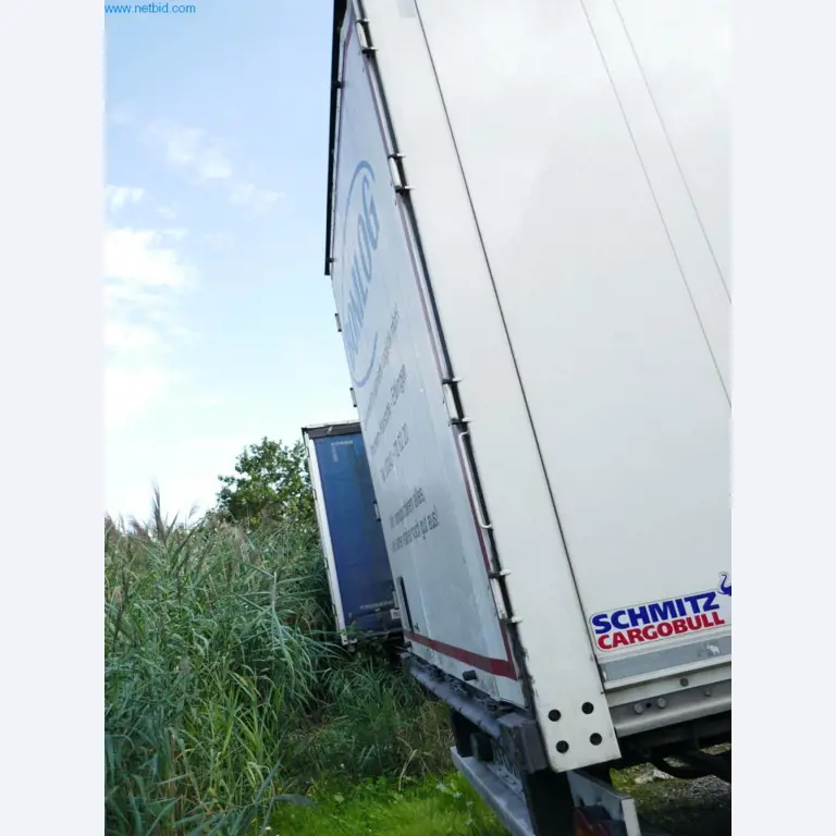 Veículos e BGA de uma empresa de transportes e logística-3