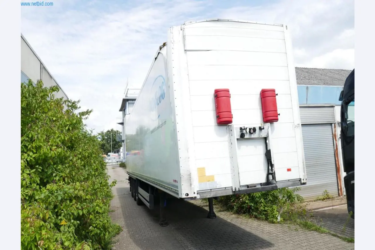 Veículos e BGA de uma empresa de transportes e logística-2