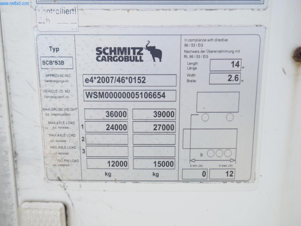 Vehículos y BGA de una empresa de transporte y logística-10