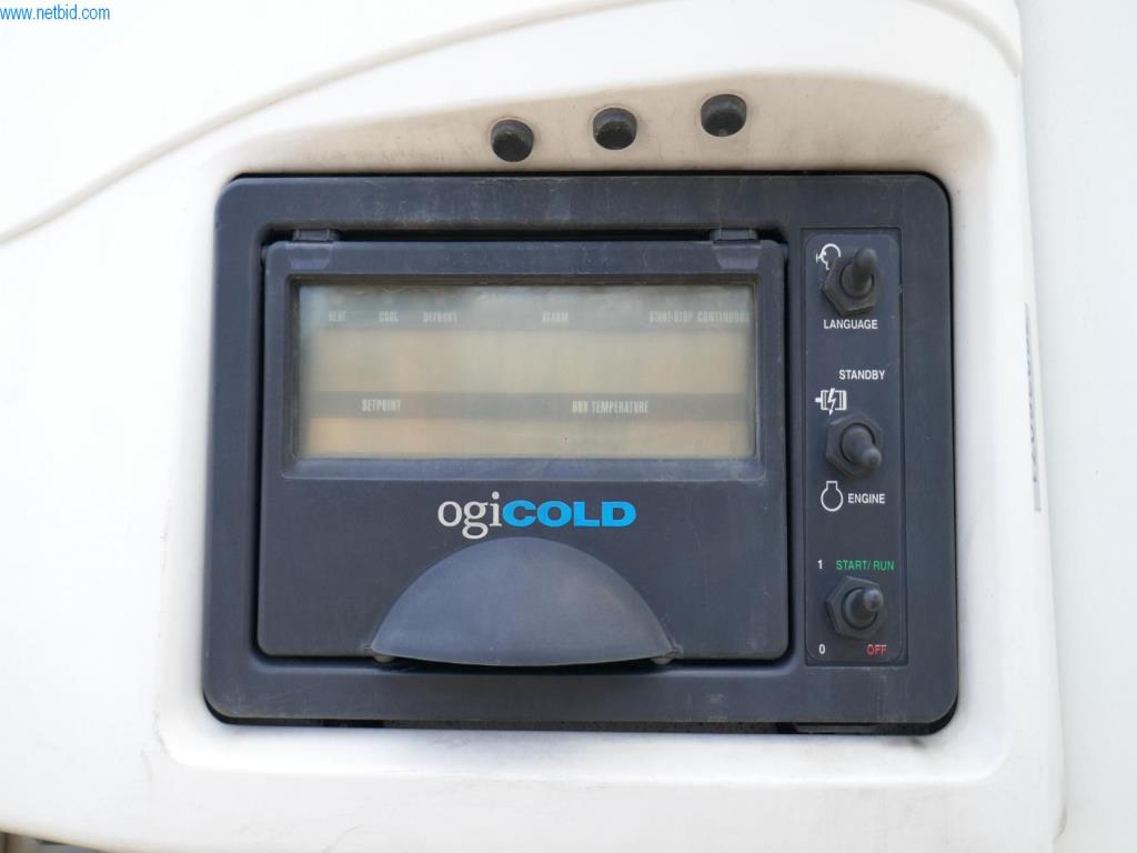 Vehículos y BGA de una empresa de transporte y logística-14