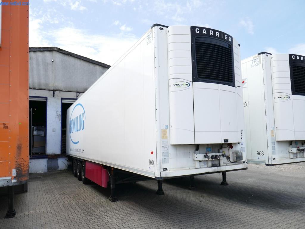 Vehículos y BGA de una empresa de transporte y logística-2