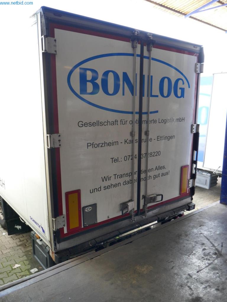 Vehículos y BGA de una empresa de transporte y logística-5