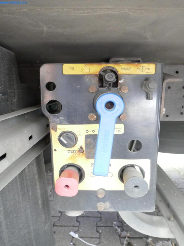 Vehículos y BGA de una empresa de transporte y logística-6