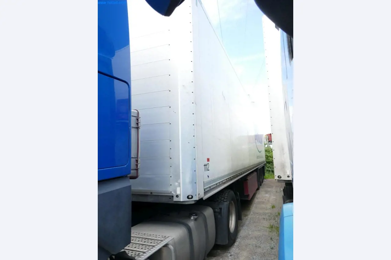 Veículos e BGA de uma empresa de transportes e logística-1