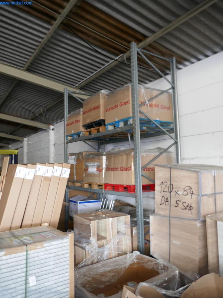 Vehículos y BGA de una empresa de transporte y logística-2