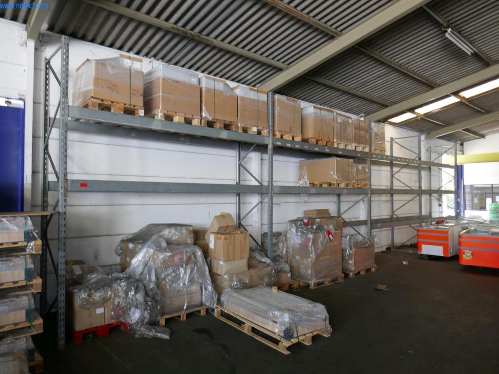 Vehículos y BGA de una empresa de transporte y logística-4