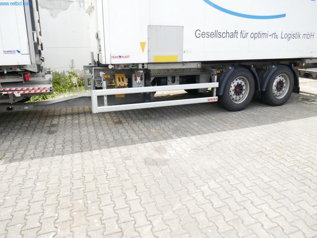 Vehículos y BGA de una empresa de transporte y logística-1