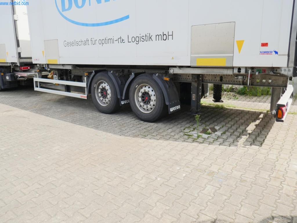 Vehículos y BGA de una empresa de transporte y logística-3