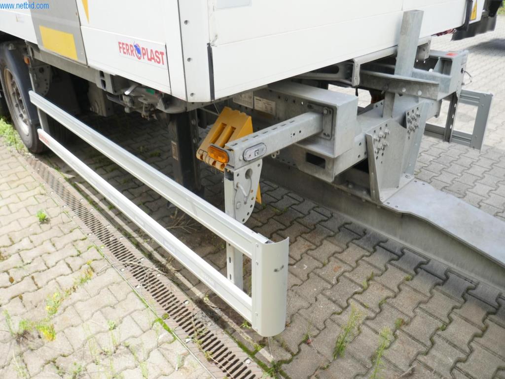 Vehículos y BGA de una empresa de transporte y logística-7