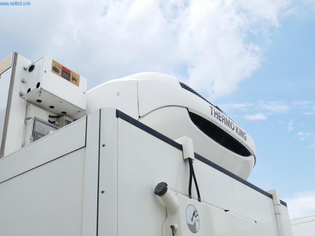 Vehículos y BGA de una empresa de transporte y logística-8