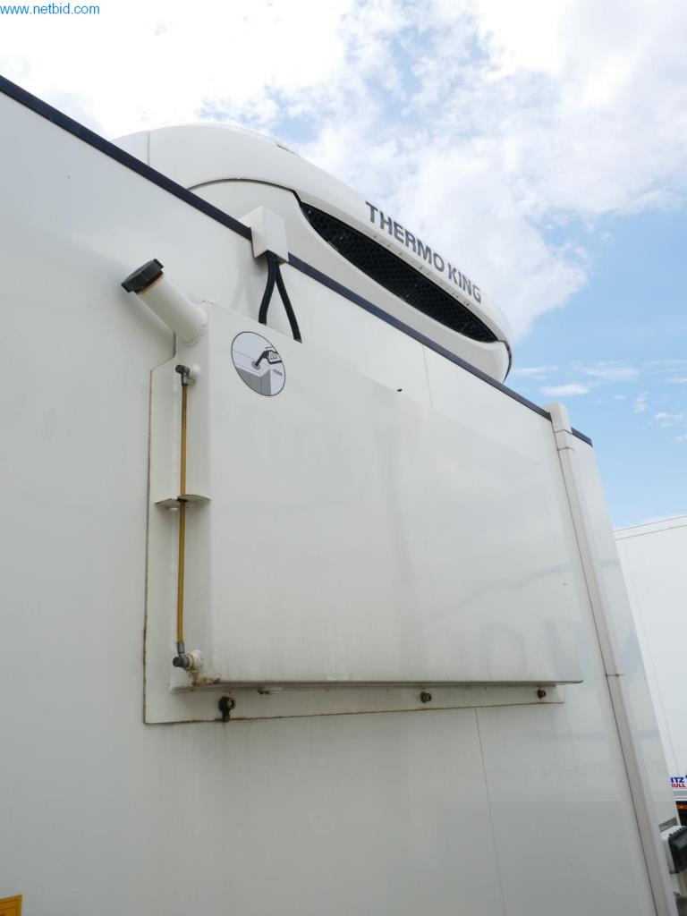 Vehículos y BGA de una empresa de transporte y logística-9