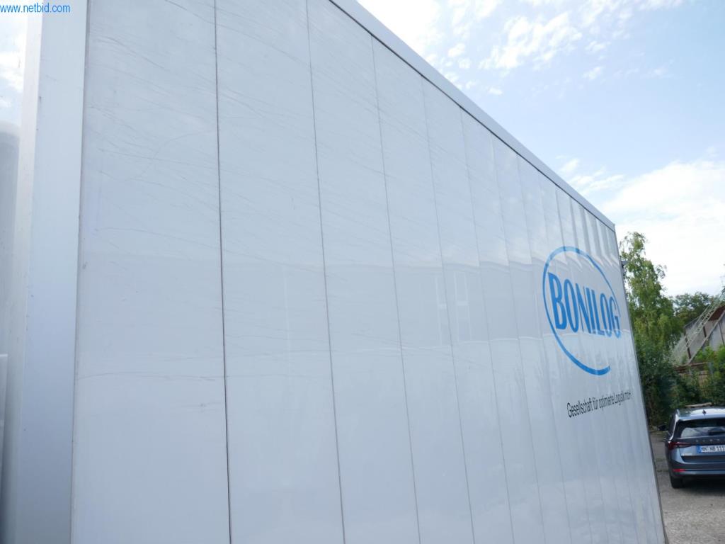 Vehículos y BGA de una empresa de transporte y logística-10