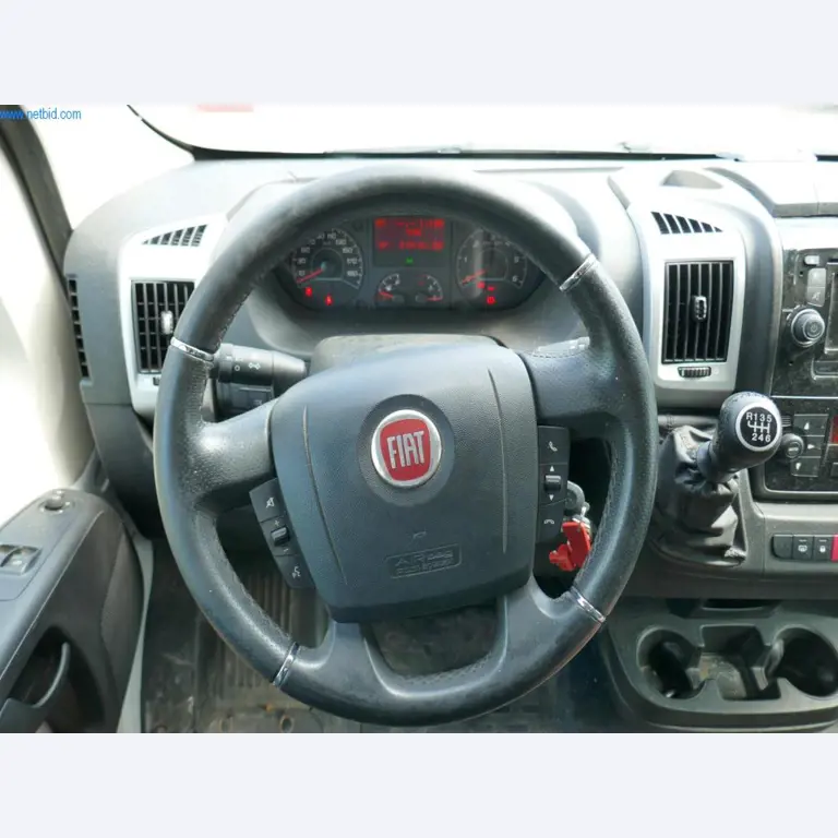 Voertuigen en BGA van een transport- en logistiekbedrijf-12