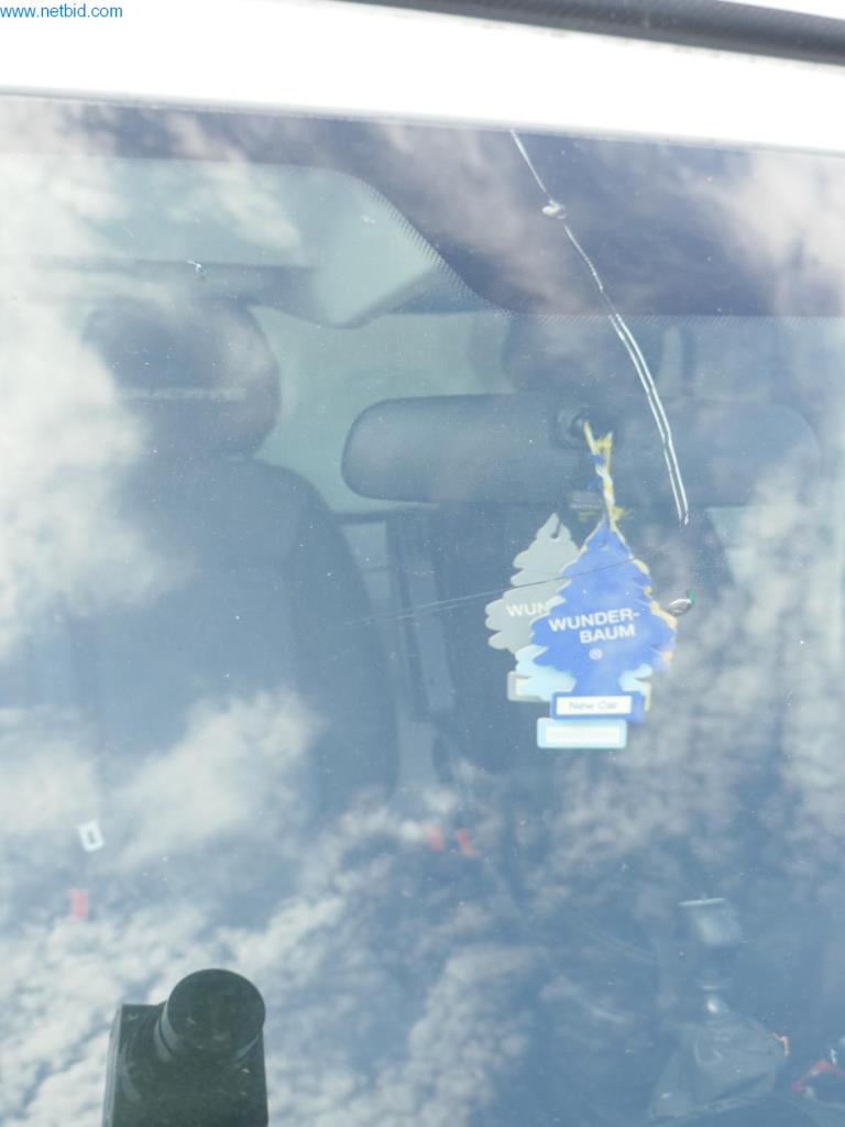 Vehículos y BGA de una empresa de transporte y logística-15