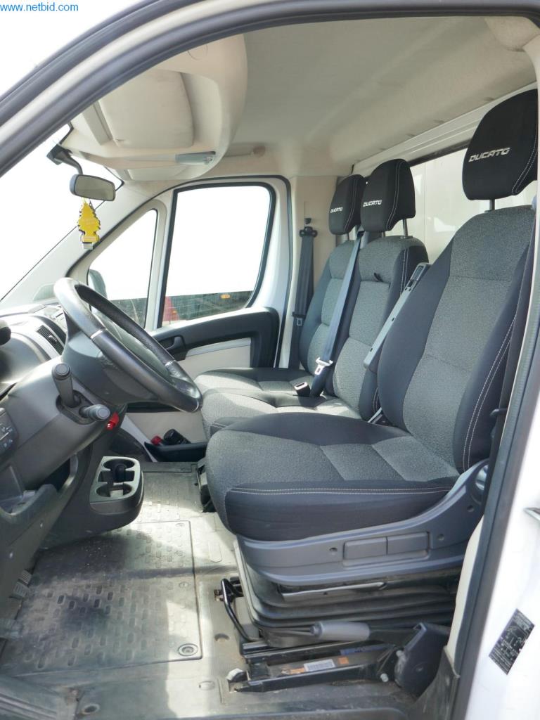 Vehículos y BGA de una empresa de transporte y logística-16