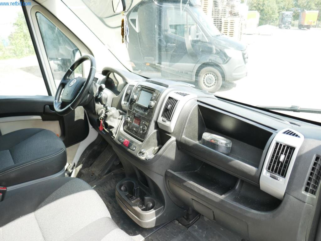 Vehículos y BGA de una empresa de transporte y logística-19