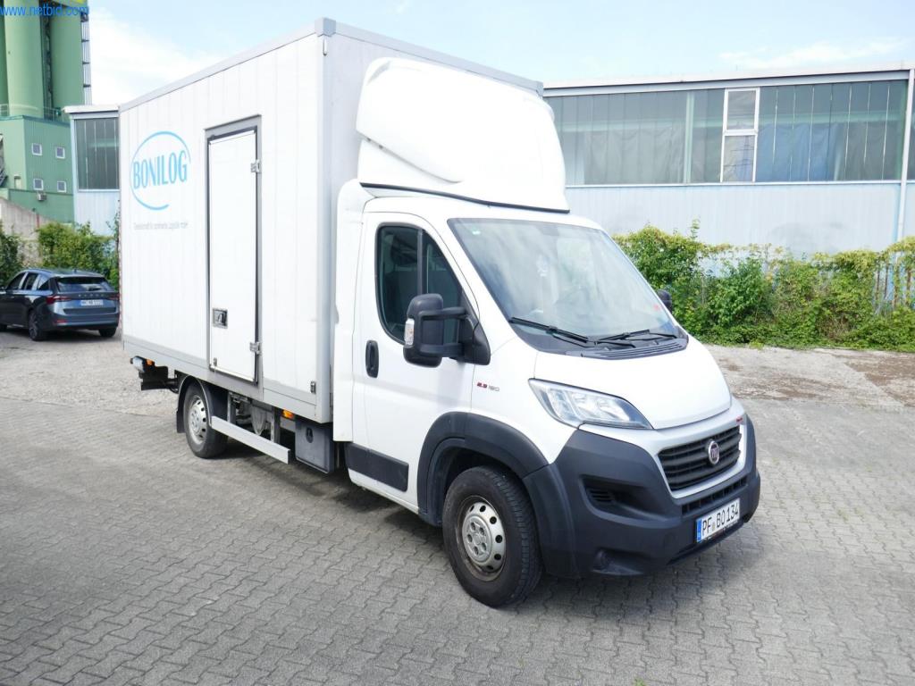 Vehículos y BGA de una empresa de transporte y logística-1