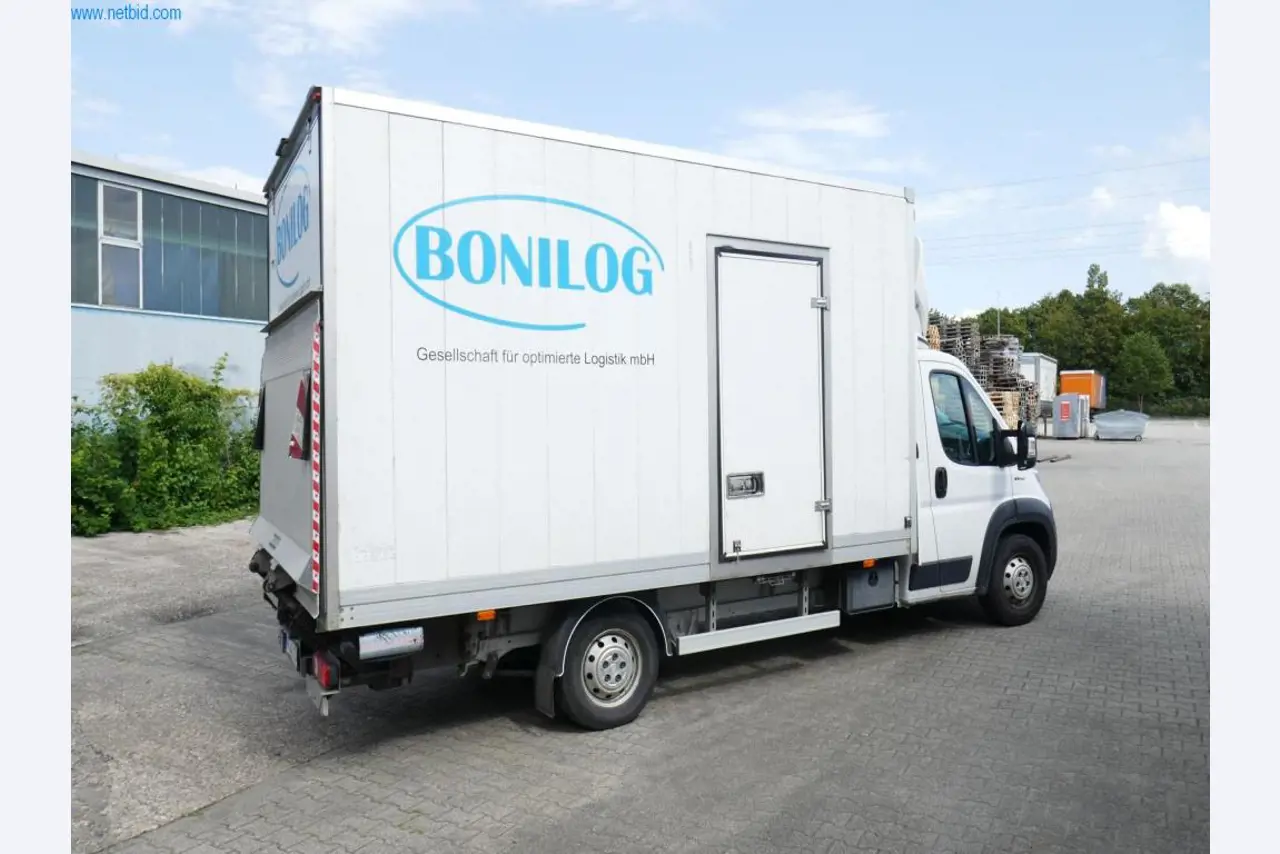 Voertuigen en BGA van een transport- en logistiekbedrijf-2