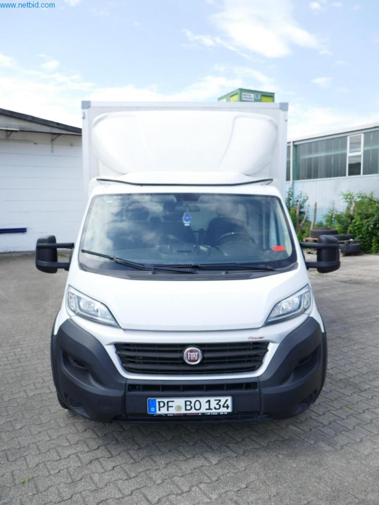 Vehículos y BGA de una empresa de transporte y logística-3