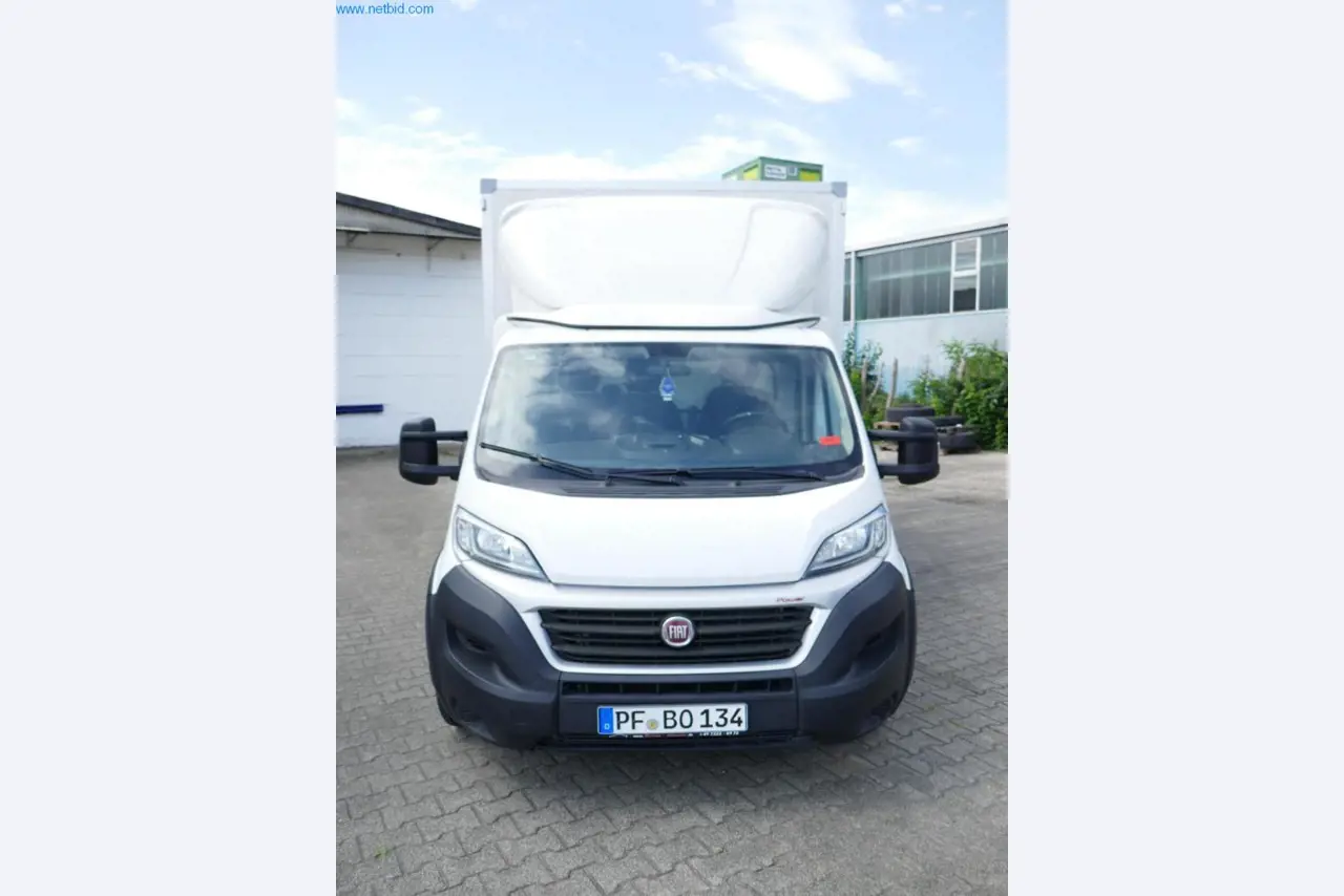 Voertuigen en BGA van een transport- en logistiekbedrijf-3