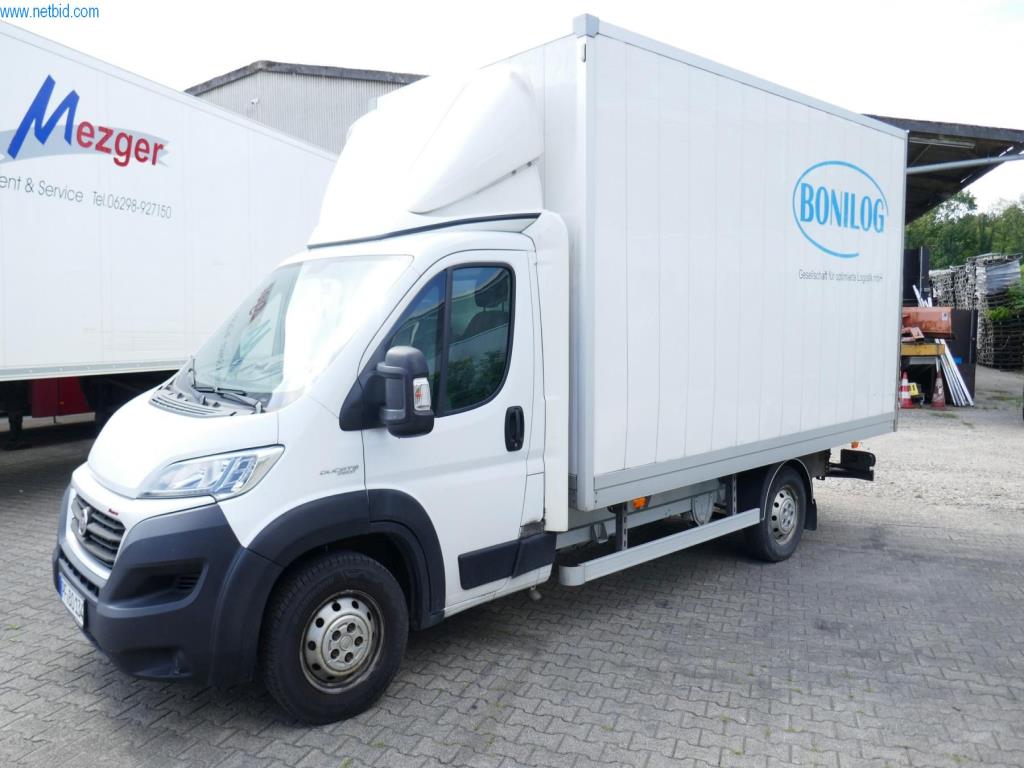 Vehículos y BGA de una empresa de transporte y logística-4