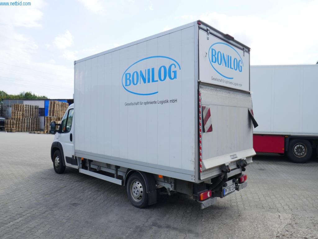 Vehículos y BGA de una empresa de transporte y logística-5