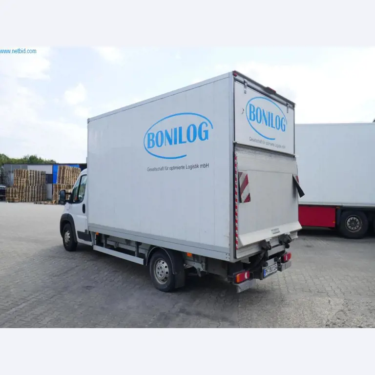 Voertuigen en BGA van een transport- en logistiekbedrijf-5