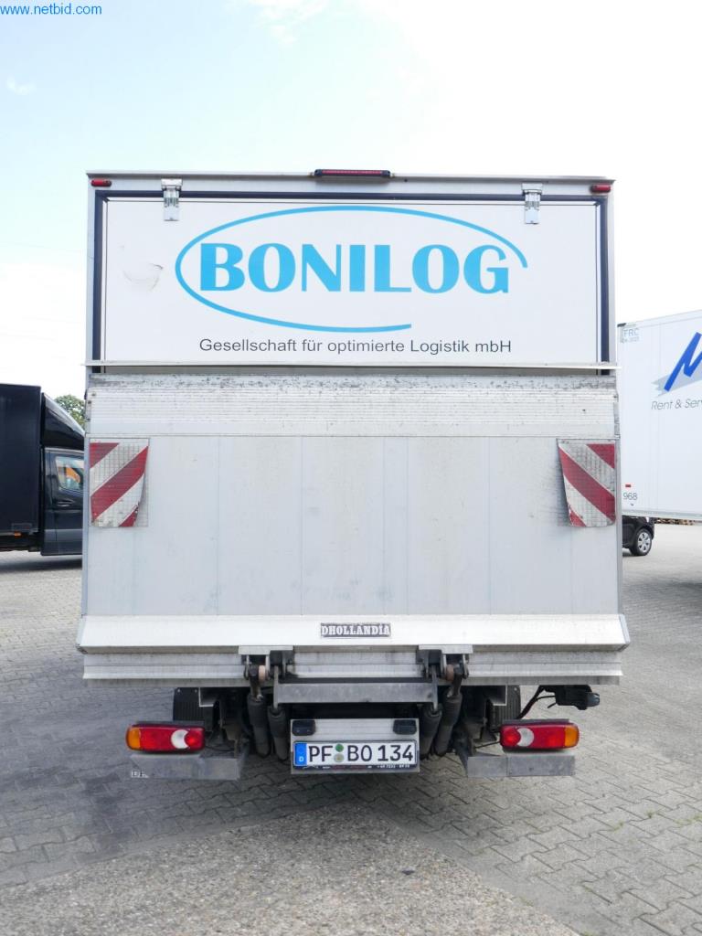 Vehículos y BGA de una empresa de transporte y logística-6