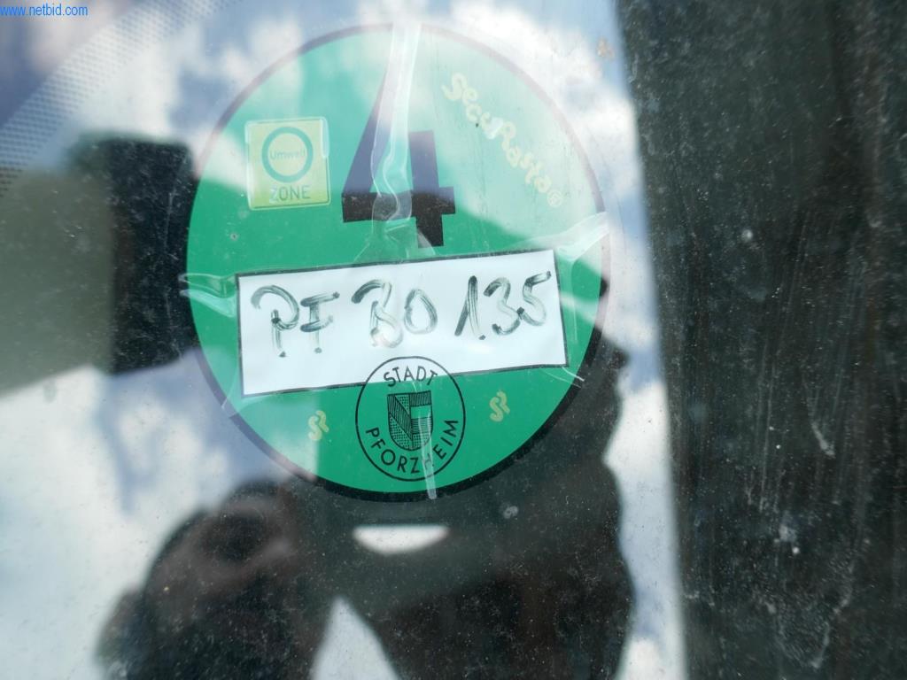 Vehículos y BGA de una empresa de transporte y logística-11