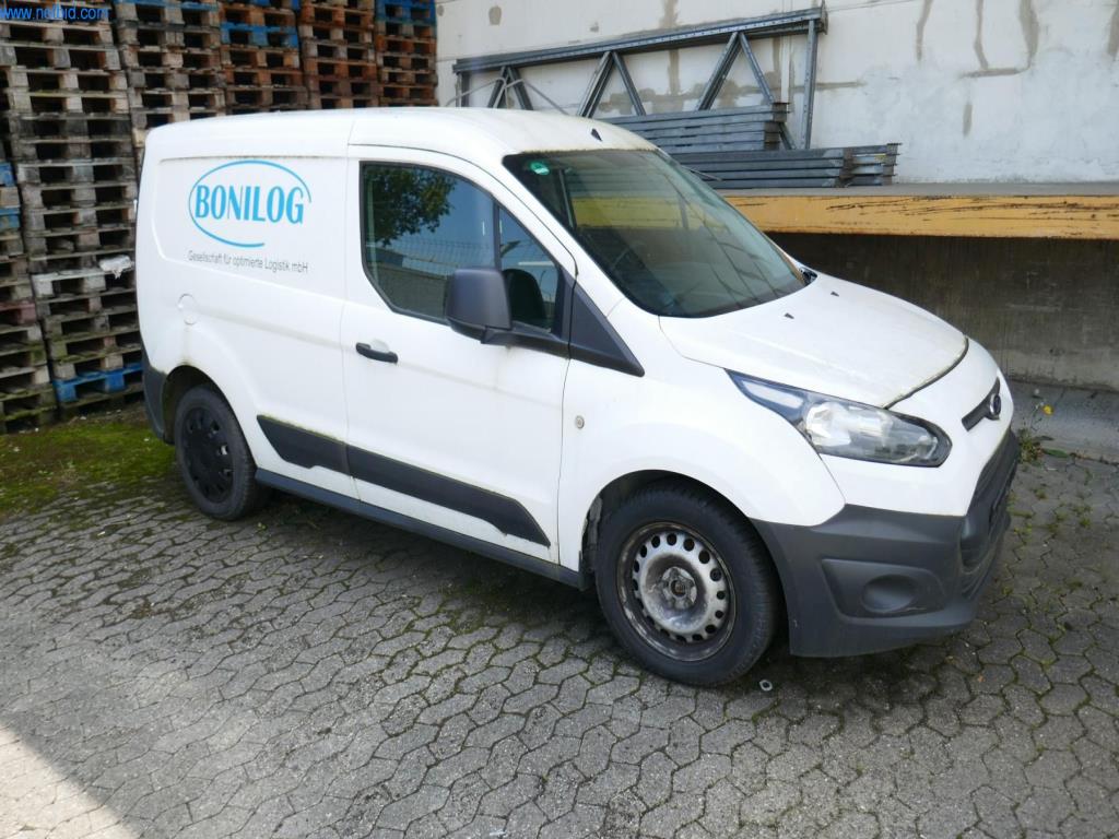 Vehículos y BGA de una empresa de transporte y logística-2