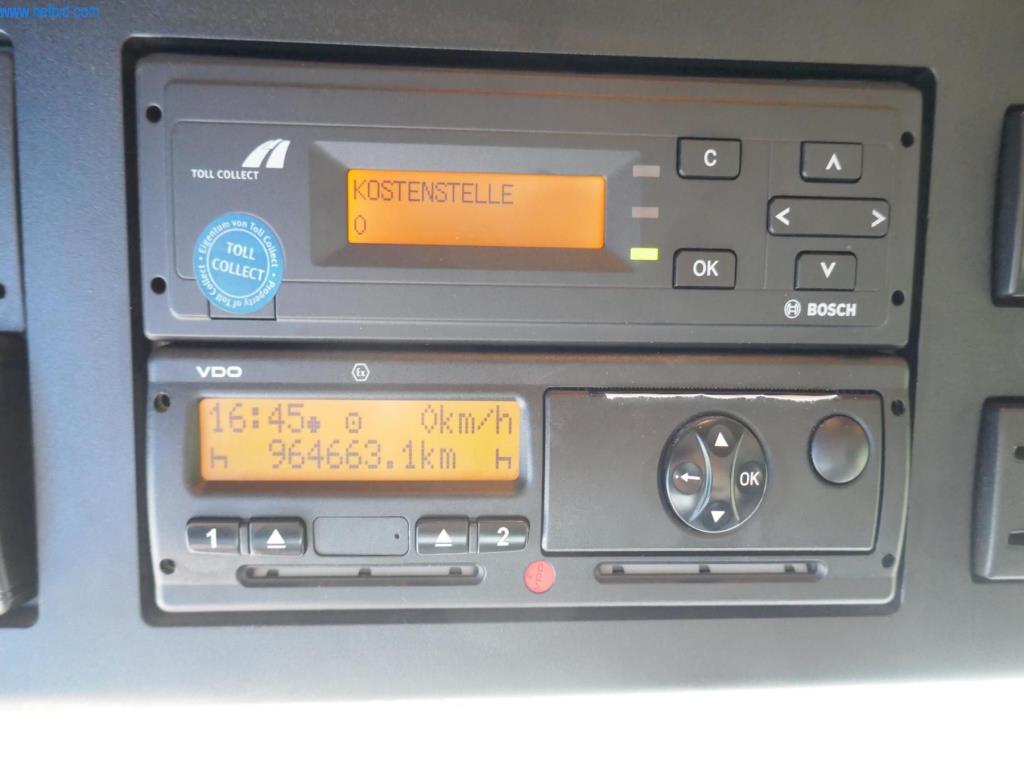 Vehículos y BGA de una empresa de transporte y logística-10