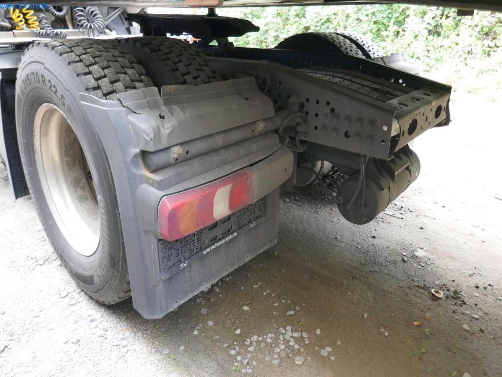 Vehículos y BGA de una empresa de transporte y logística-12