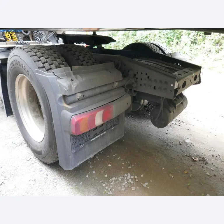 Voertuigen en BGA van een transport- en logistiekbedrijf-12