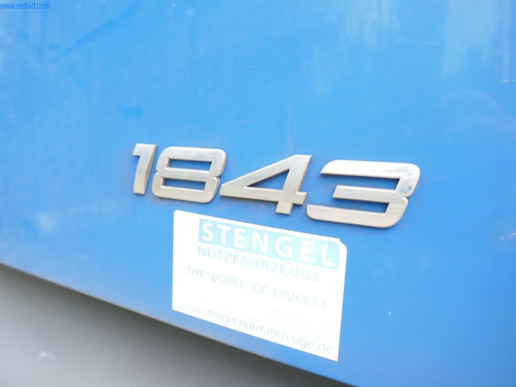 Vehículos y BGA de una empresa de transporte y logística-2