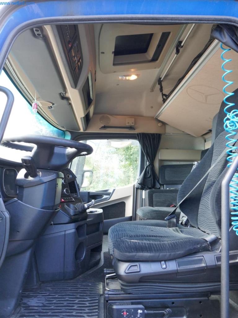 Vehículos y BGA de una empresa de transporte y logística-6