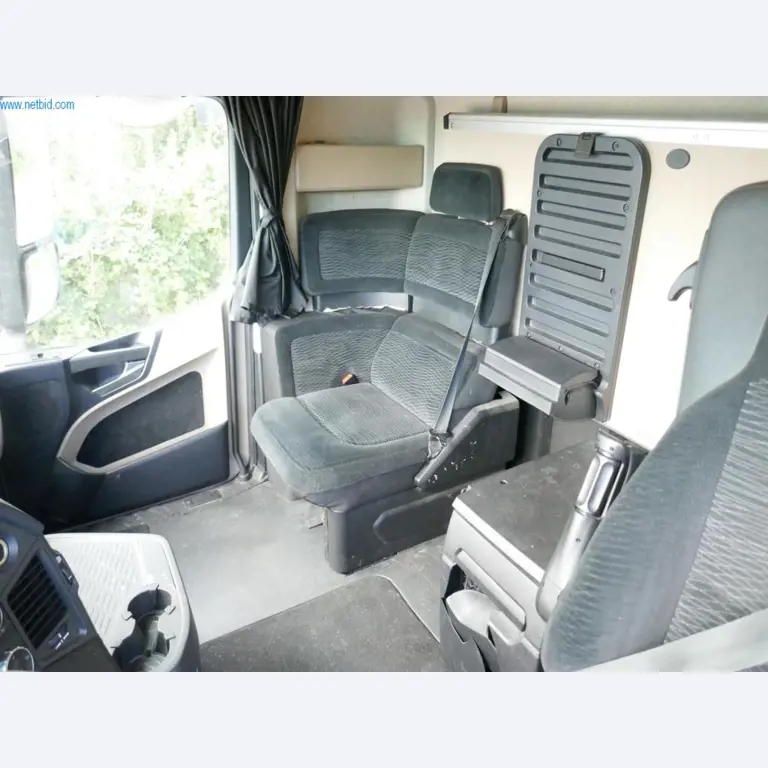 Voertuigen en BGA van een transport- en logistiekbedrijf-7